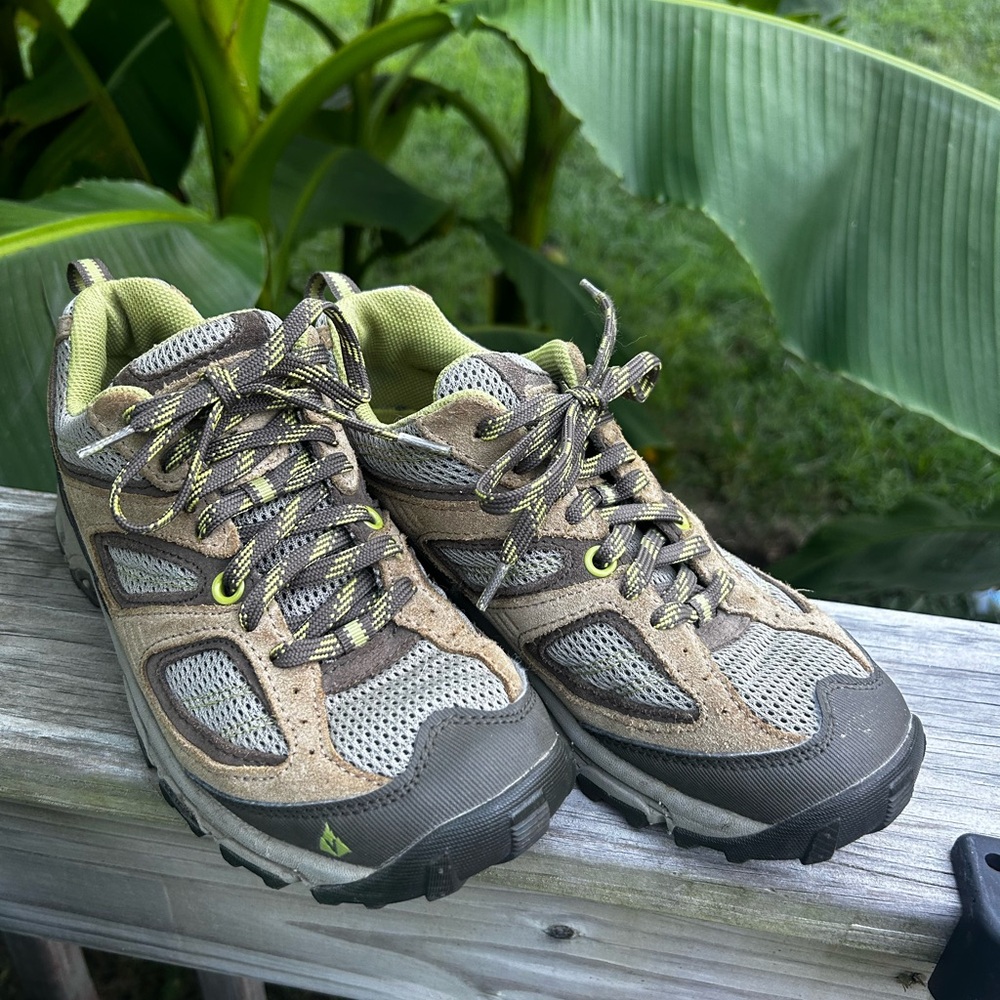 Vasque Shoes Inhaler IHiking Low Top Sneakers Style 7013 Women’s 7M
